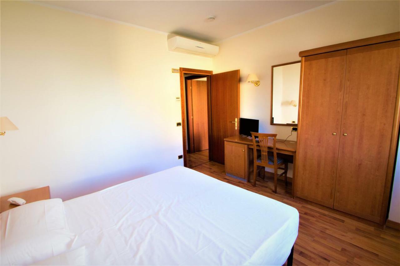 Hotel Santa Lucia Bastia Umbra Extérieur photo