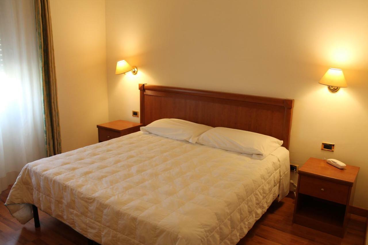 Hotel Santa Lucia Bastia Umbra Extérieur photo